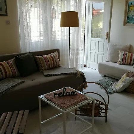 Gostinjska kuća Dora 4*