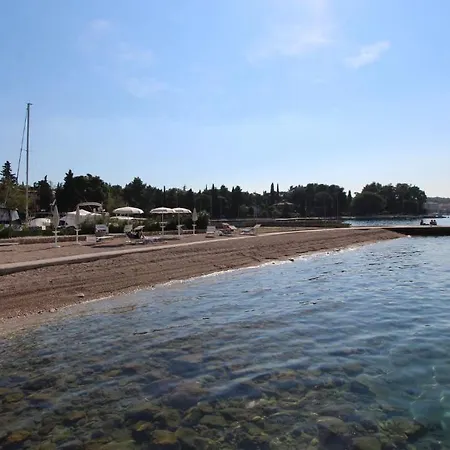 Dora Gostinjska kuća Malinska